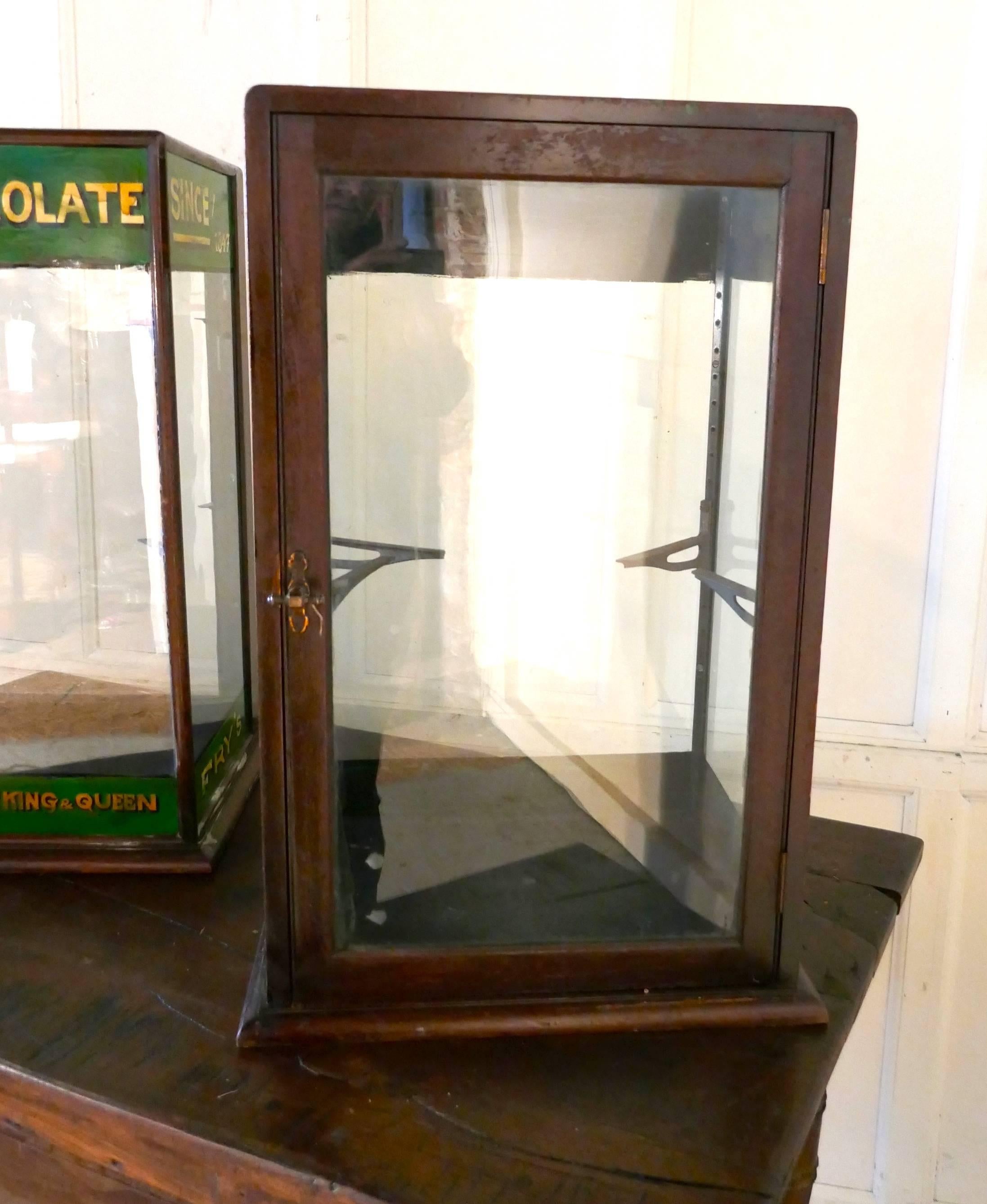 Pair of Edwardian Fry’s Counter Top Shop Display Cabinets, Sweet Shop In Good Condition For Sale In Chillerton, Isle of Wight