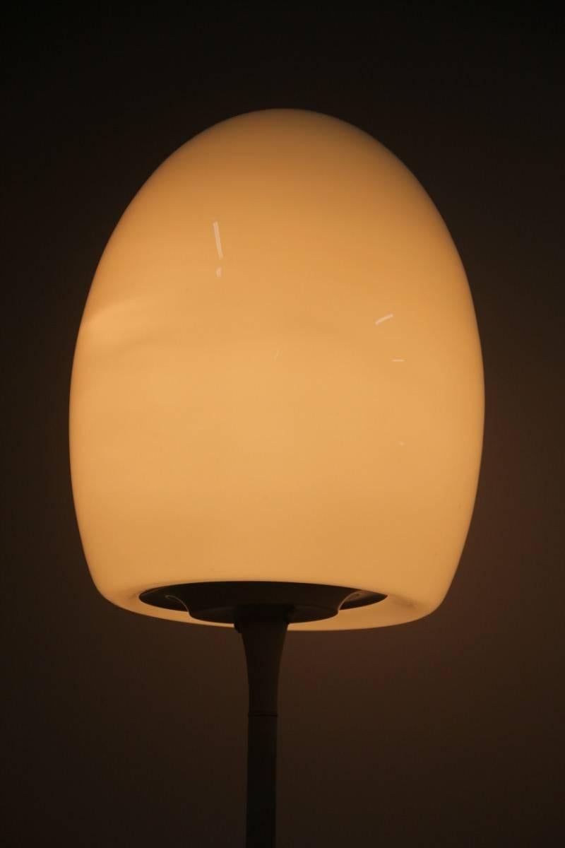 Particular floor lamp 1960s Italian design, attributed to Fontana Arte design.