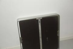 Moderner moderner Skulptur-Wandspiegel, 1970er Jahre, Aluminium