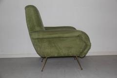 Sillón italiano de diseño de mediados de siglo de 1950 Pies de latón verde de Gigi Radice