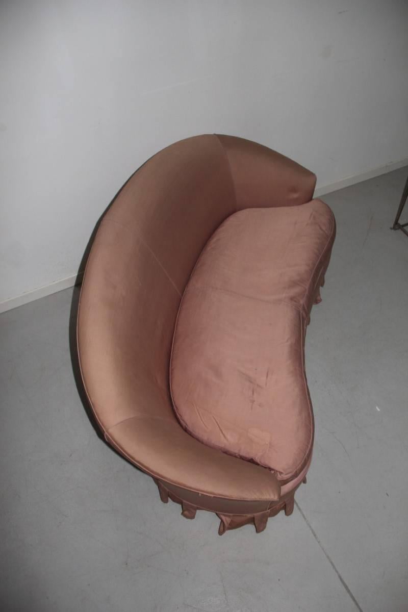 Mid-20th Century Elegant Mid-Century Italian Design Sofa Curved  Pink Wood Feat 