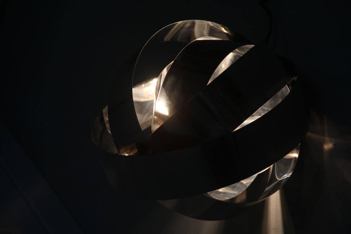 Lampe de table particulière faite de bandes d'acier de 1970 attribuée à Robert Sonneman, acier courbé, lampe de table minimale.