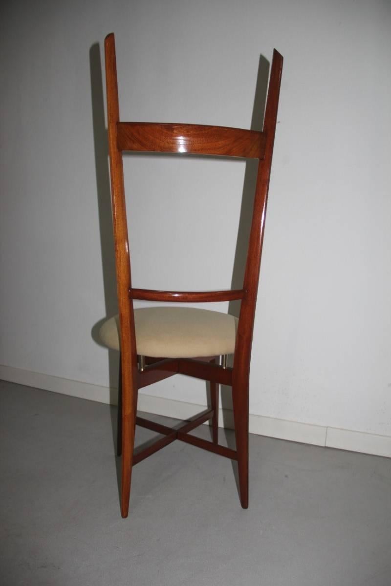 i add a couple of chairs in italian