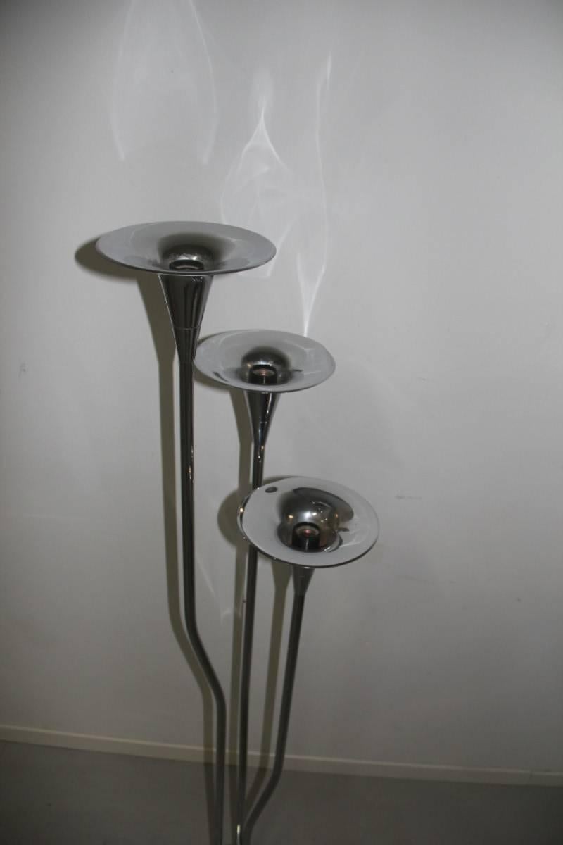 Lampadaire Reggiani design acier trompettes.