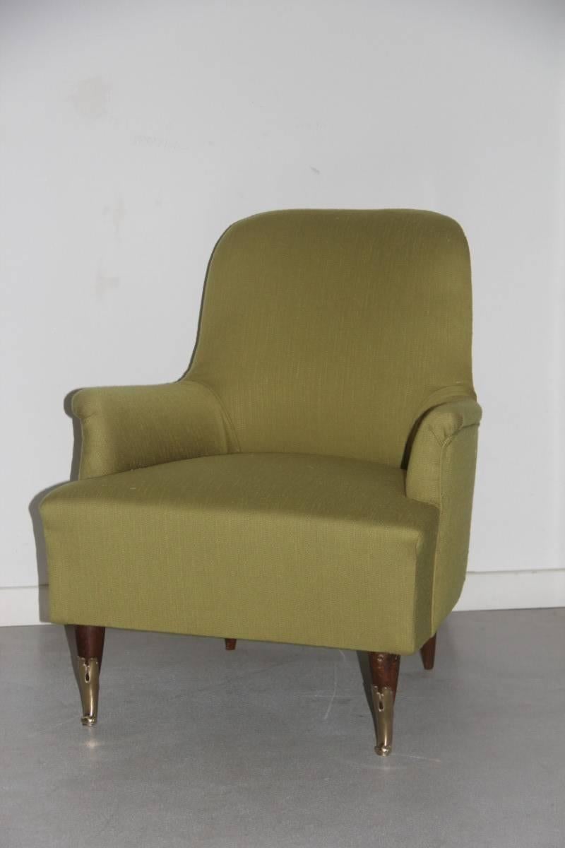 Laine Paire de fauteuils de design italien moderne du milieu du siècle dernier, design italien des années 1950, pieds en bois de laiton vert en vente