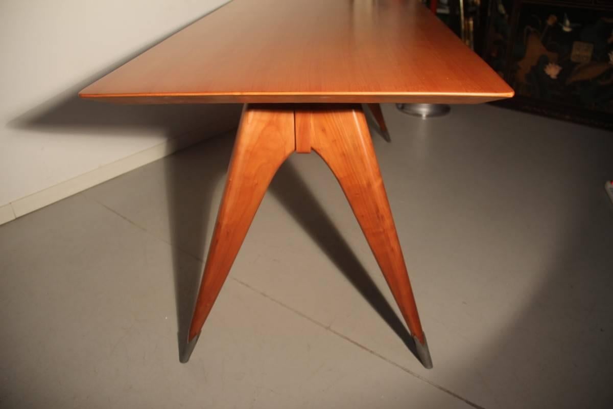 Special Cherry Table, 1950s Italian Mid-Century Design In Excellent Condition In Palermo, Sicily