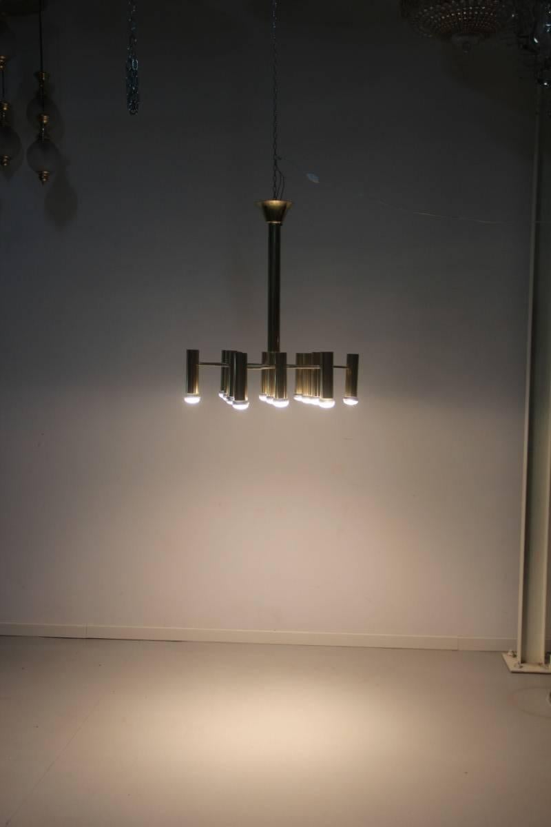 Boulanger design minimal design chandelier 1970, Realized as a sculpture, we put 40 watts of directional bulbs, but it is possible to mount other bulbs according to the desired light choice.