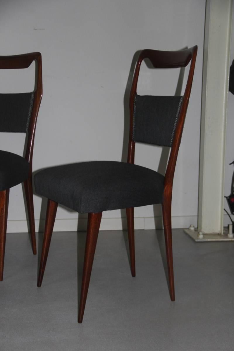 Mid-Century Modern Elegant Mid-Century Italian Design Chair, Minimal and Chic Design For Sale