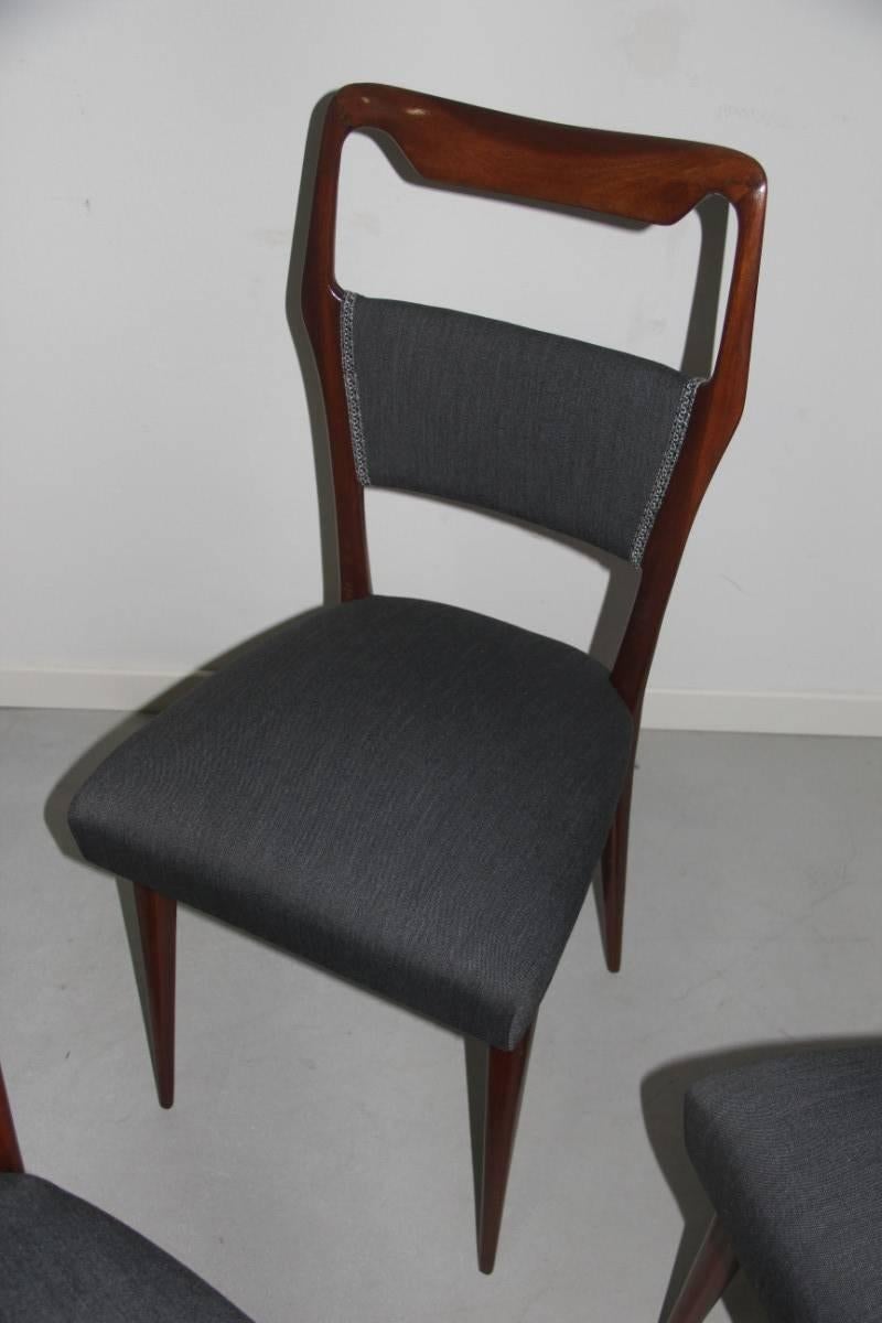 Elegant Mid-Century Italian Design Chair, Minimal and Chic Design In Excellent Condition For Sale In Palermo, Sicily