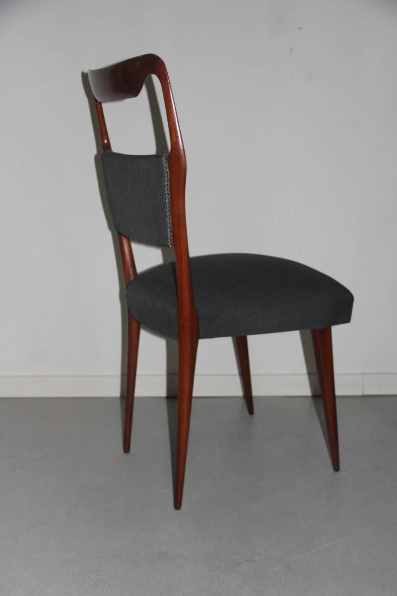 Cotone Sedia elegante di design italiano di metà secolo, dal design minimalista e chic in vendita