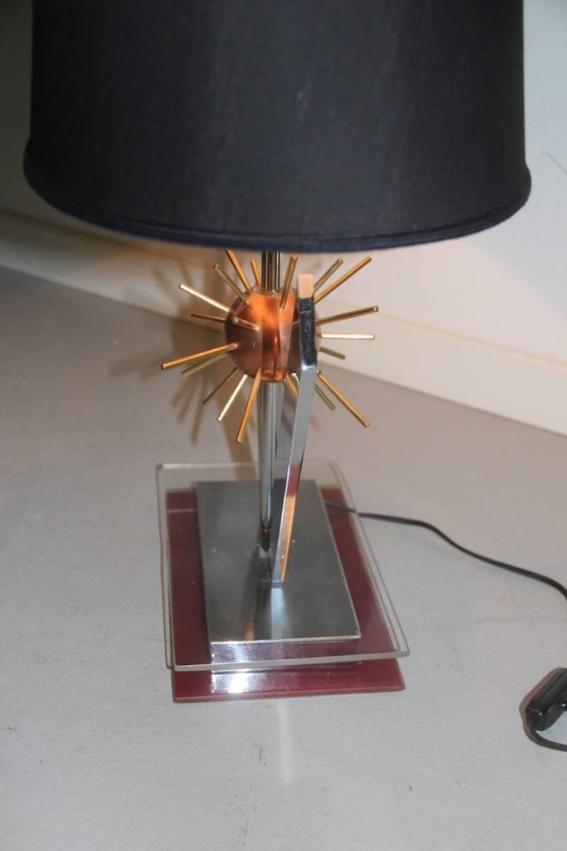 Lámpara de sobremesa escultórica Sputnik, años 70 Cobre acero latón y plexiglás Italiano en venta 1