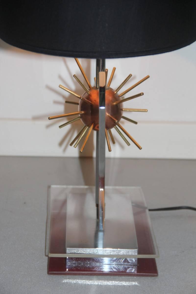 Lámpara de sobremesa escultórica Sputnik, años 70 Cobre acero latón y plexiglás Italiano en venta 2
