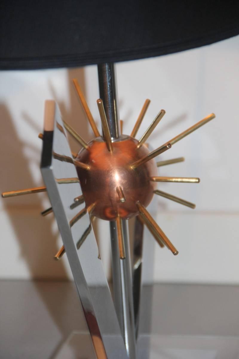 Lampe de bureau sculpturale Spoutnik, années 1970, acier cuivré, laiton et plexiglas Italie en vente 2