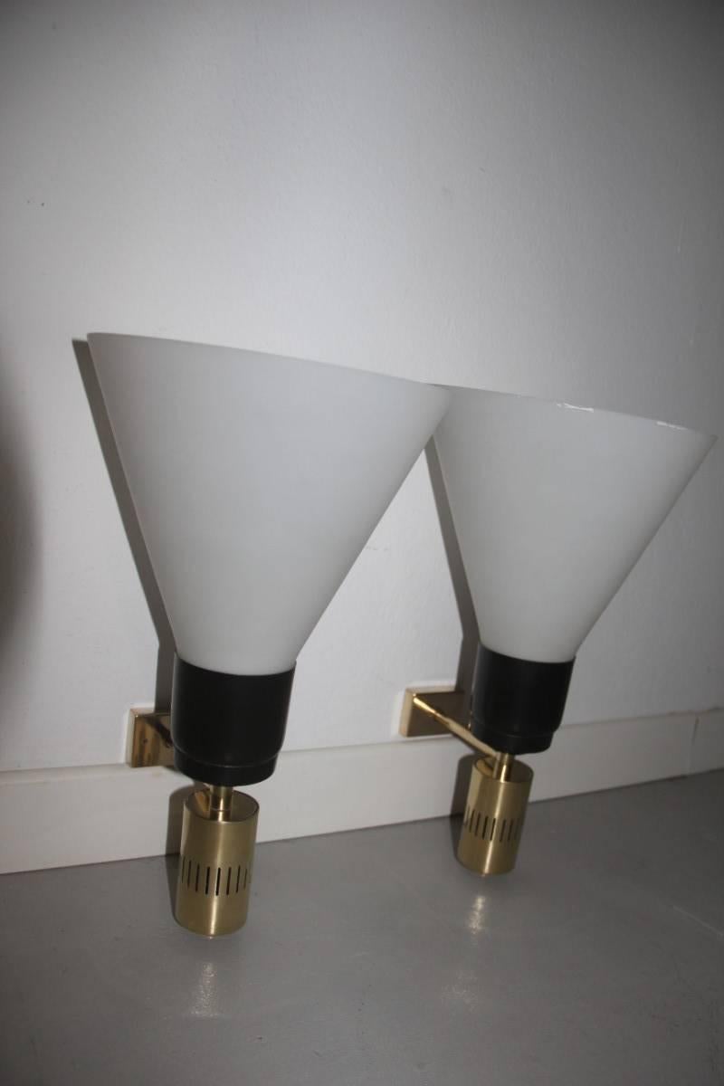 Pair of Stilnovo Sconces Italia Mid-Century Design, 1960s Brass Glass Opal In Excellent Condition For Sale In Palermo, Sicily