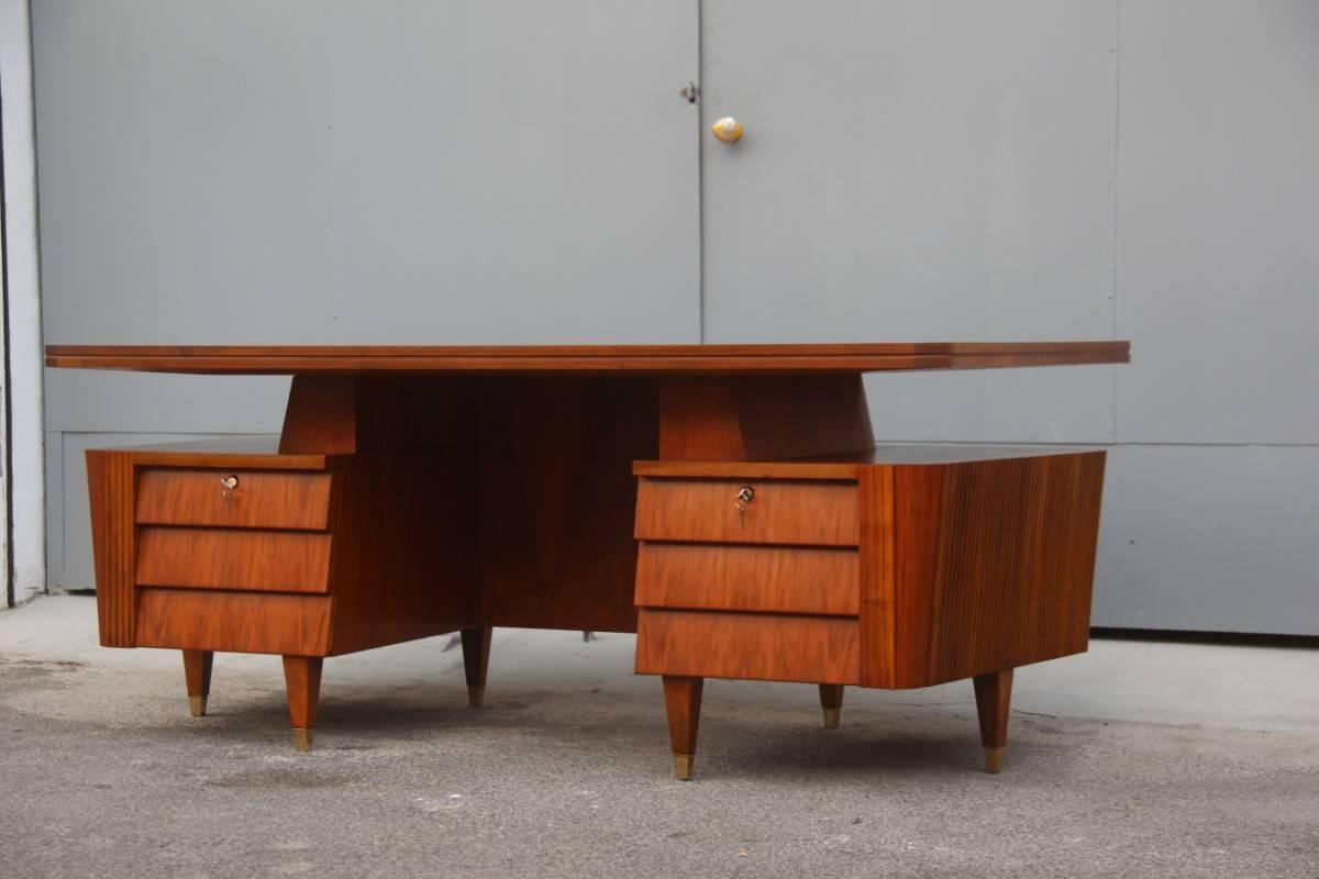 minimal wood desk