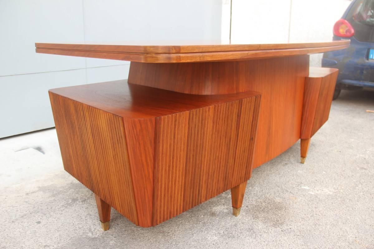 Italian Mid-Century Modern Design Desk Walnut Wood 1950 Minimal  Geometric Shape 4