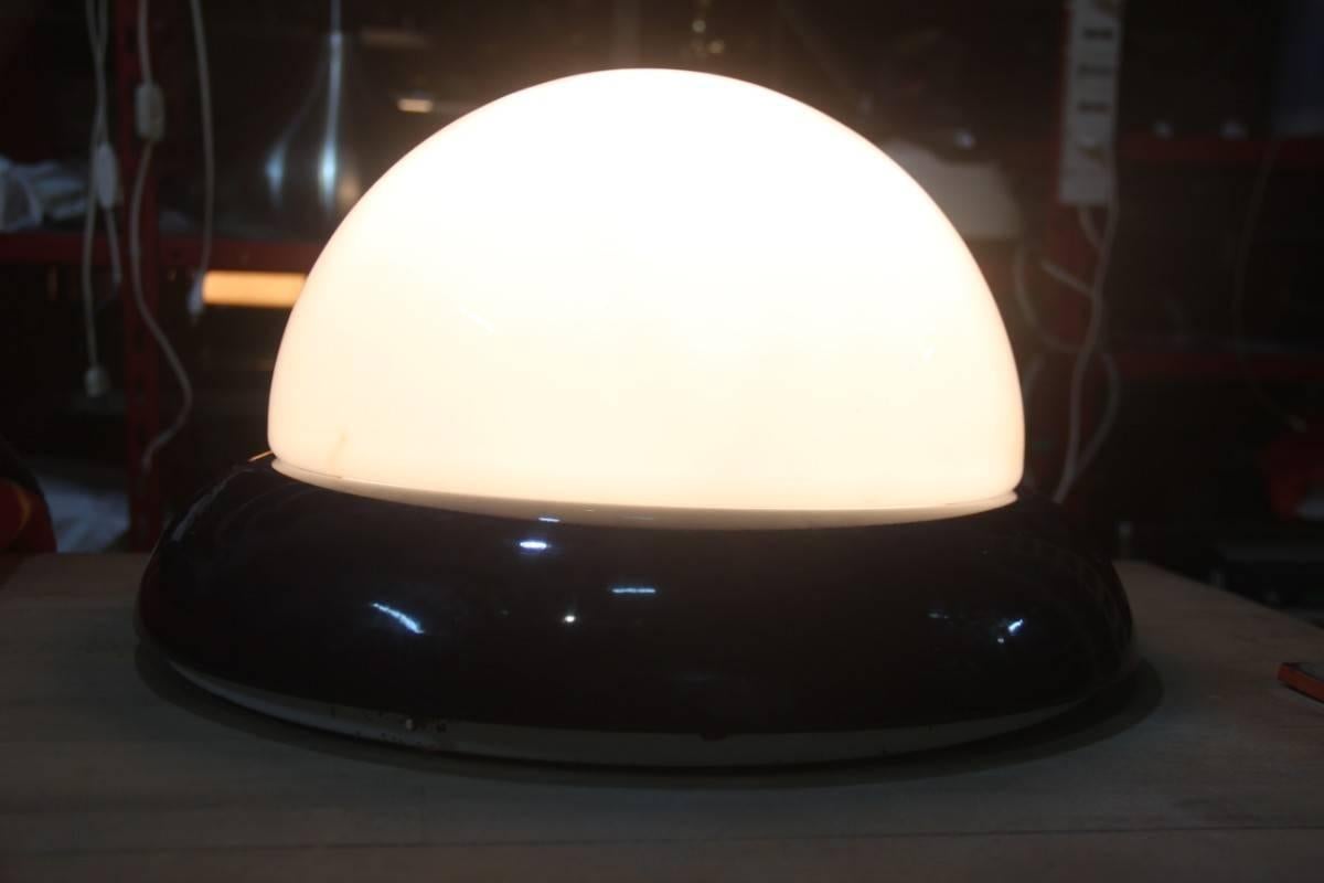 Mid-Century moderno Grandi lampade in metallo laccato e vetro di design Pop Art, anni '60 in vendita