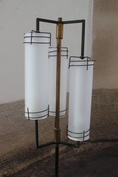 Lampadaire italien de design du milieu du siècle dernier en verre et laiton, attribué à Stilnovo