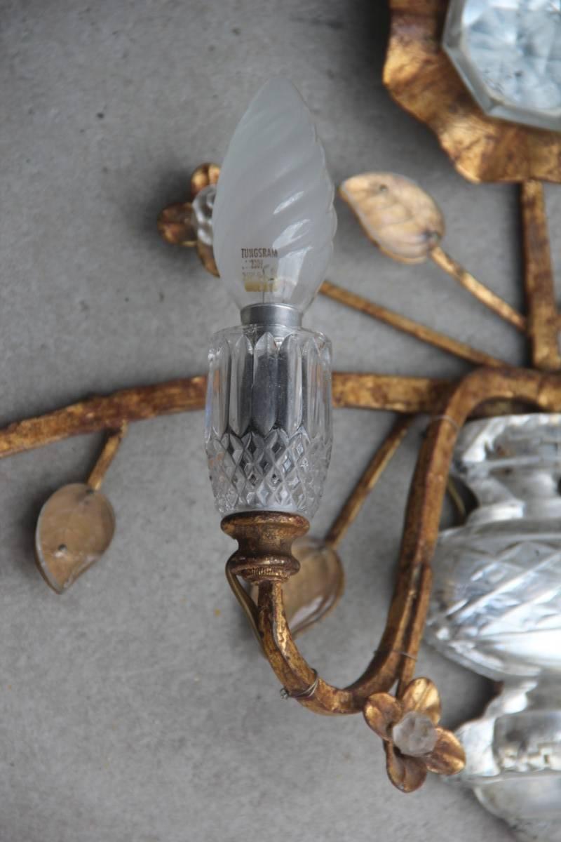 italien Grande applique en cristal et métal plaqué or attribuée à la Maison Jansen en vente
