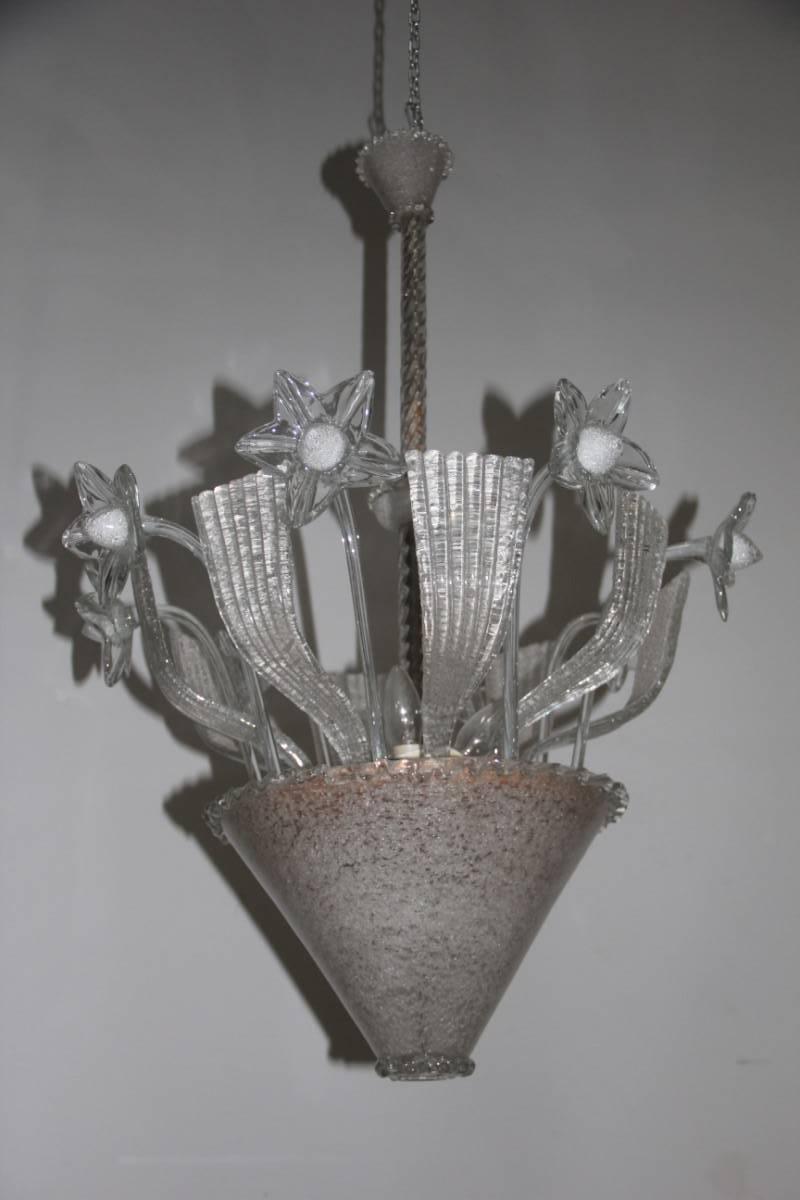 Special and elegant chandelier in Murano glass Barovier Rugiadoso, 1940s.