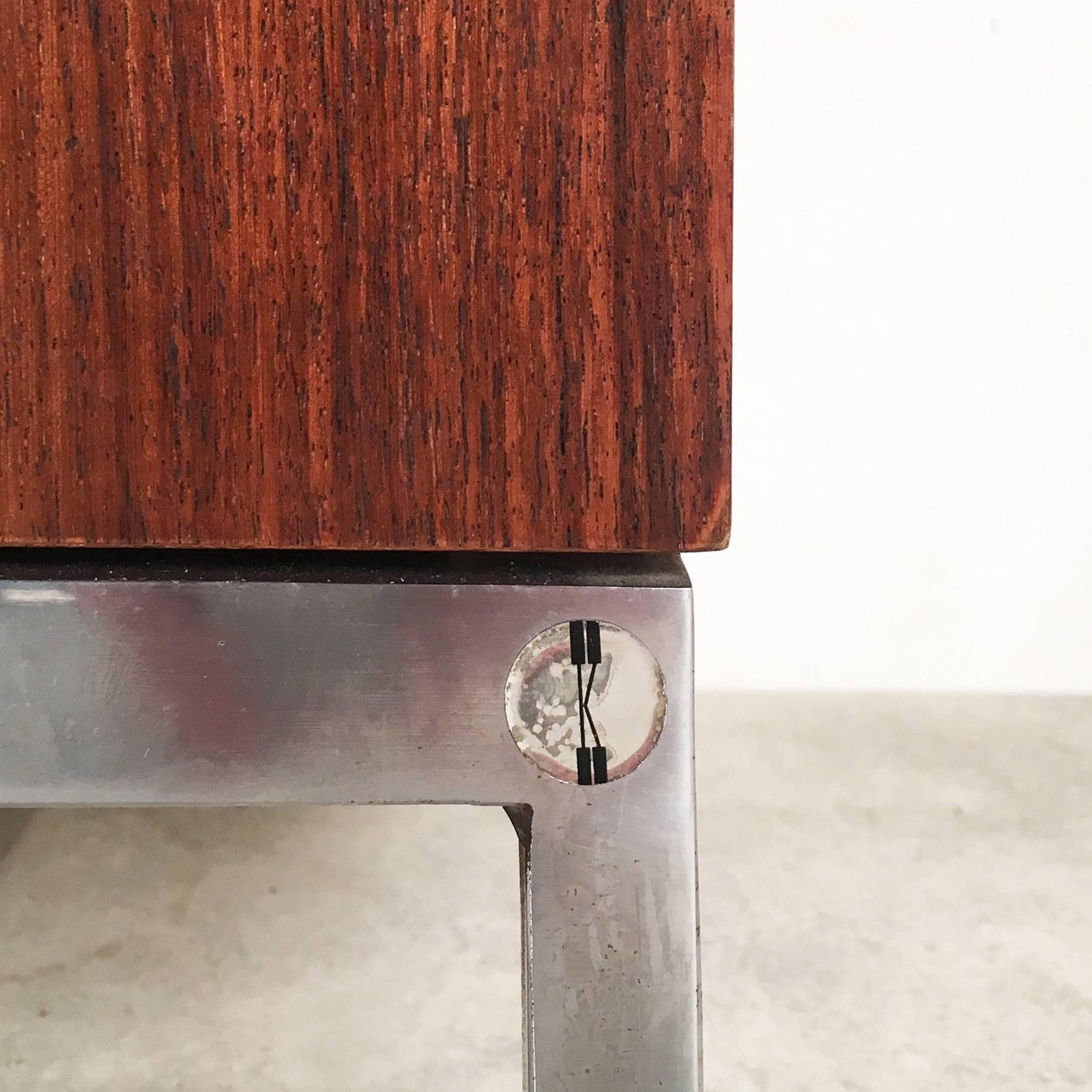 Mid-20th Century Rosewood Credenza by Florence Knoll for Knoll International