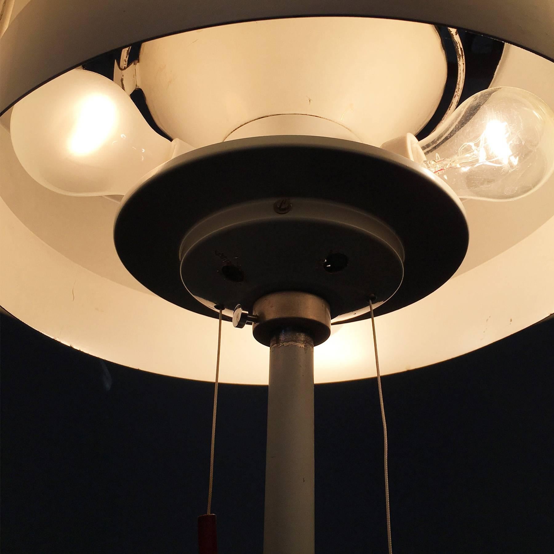 Dutch Industrial Design Floor Lamp by Niek Hiemstra for Evolux For Sale 2