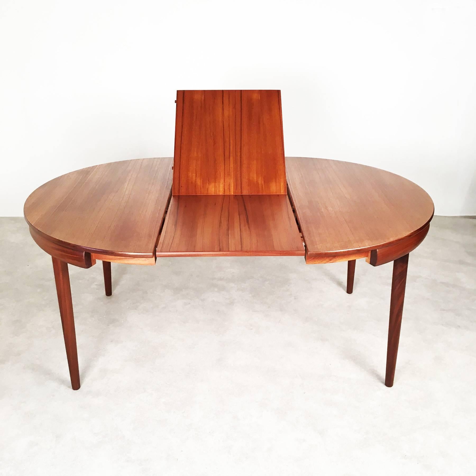 Scandinavian Modern Roundette Dining Suite by Hans Olsen for Frem Rojle