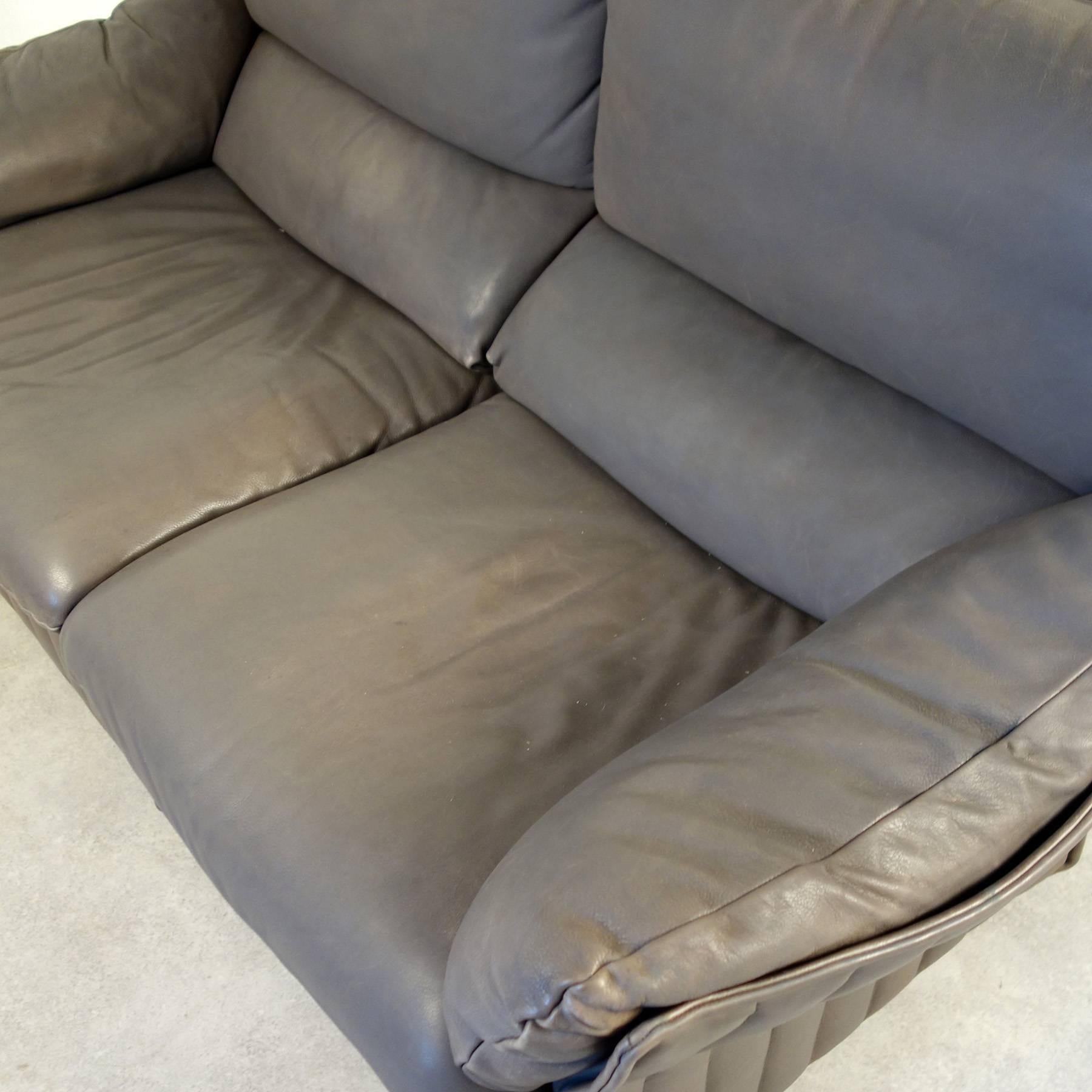 High Quality Leather Lounge Suite from the 1960s For Sale 4