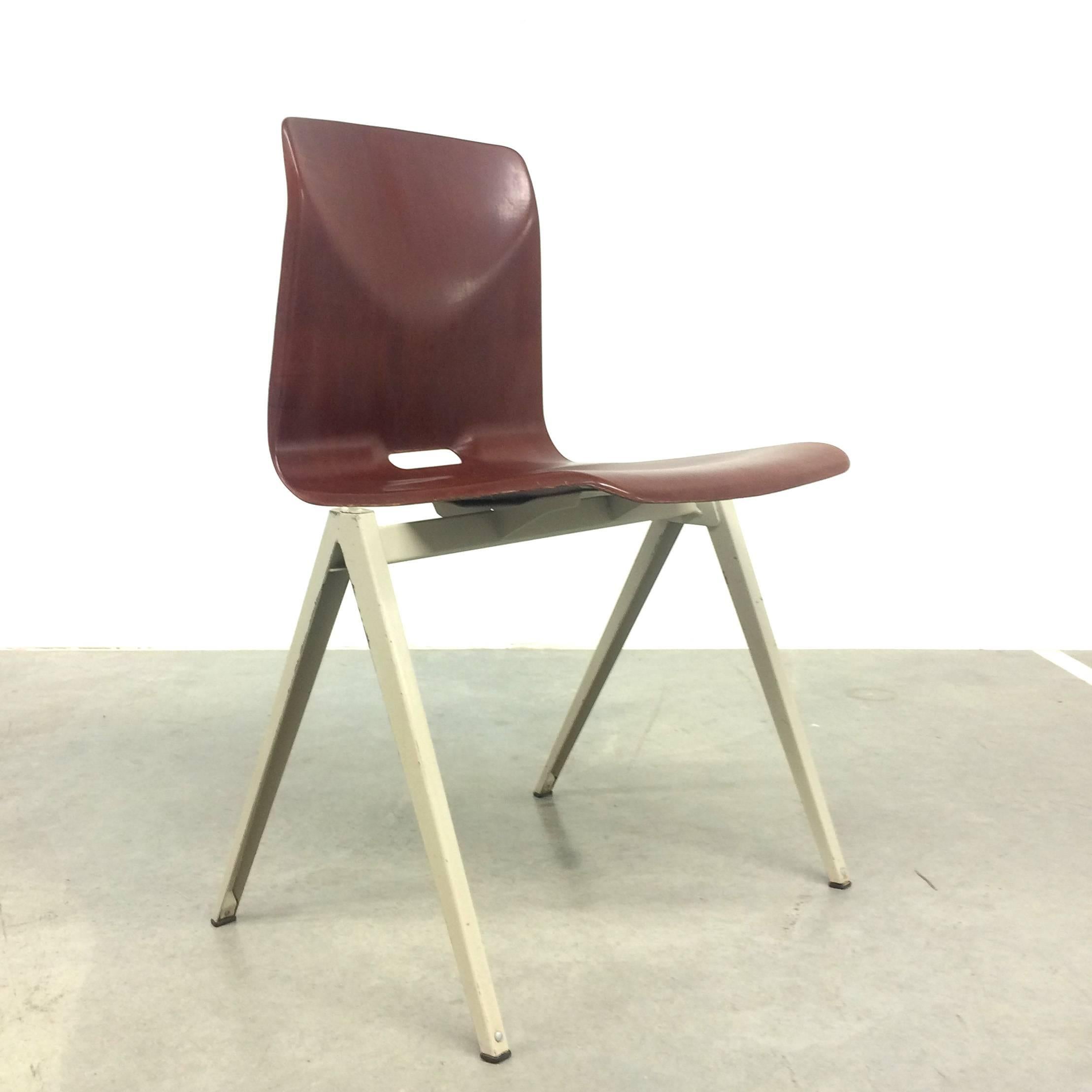 Six Dutch Industrial Design Stacking Chairs from the 1960s In Good Condition For Sale In Cologne, DE