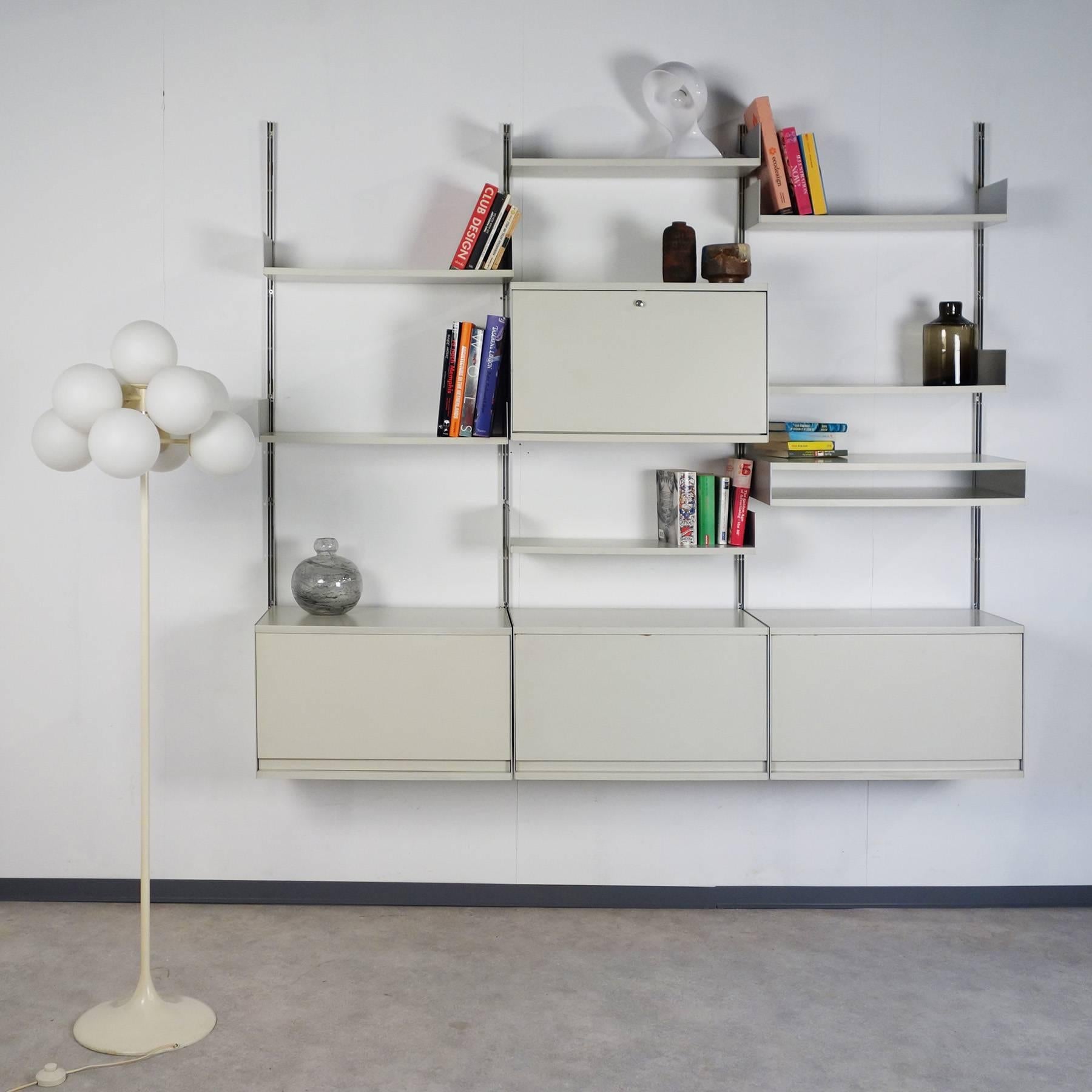 German System 606 wall unit from the 1960s by Dieter Rams for Vitsoe For Sale