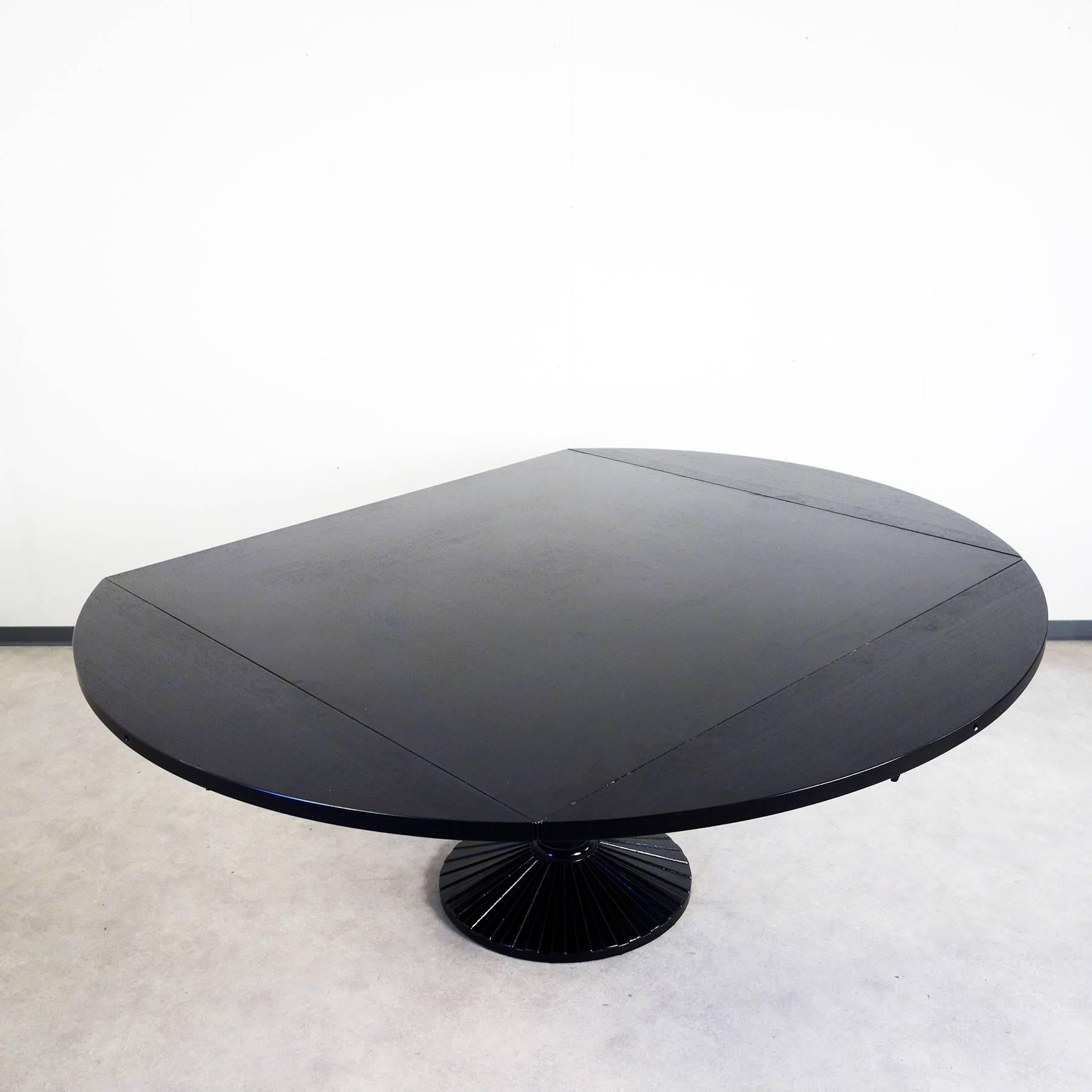 Post-Modern Extendable 'Quadritonda' Dining Table by Roberto Barbieri for Zanotta