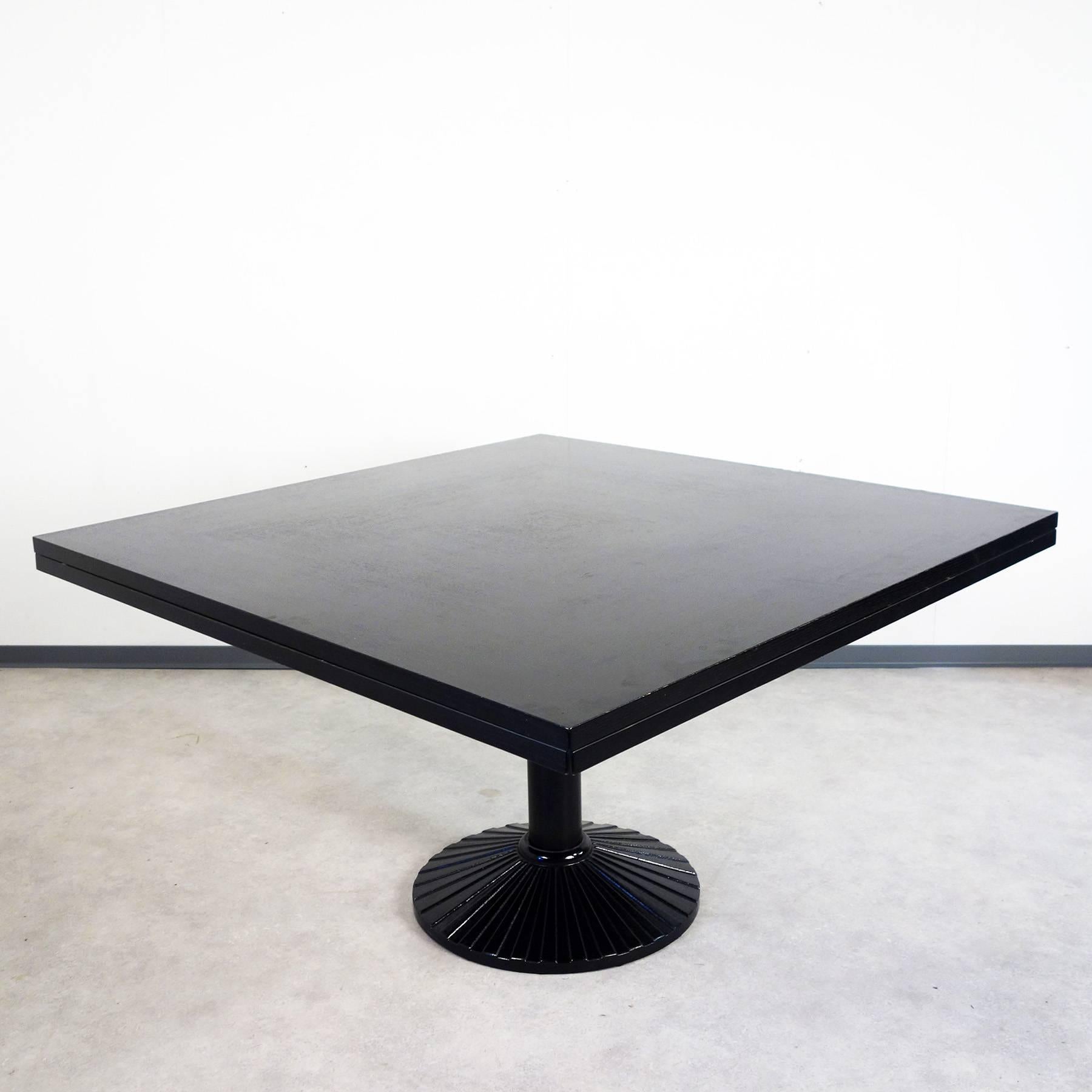 20th Century Extendable 'Quadritonda' Dining Table by Roberto Barbieri for Zanotta