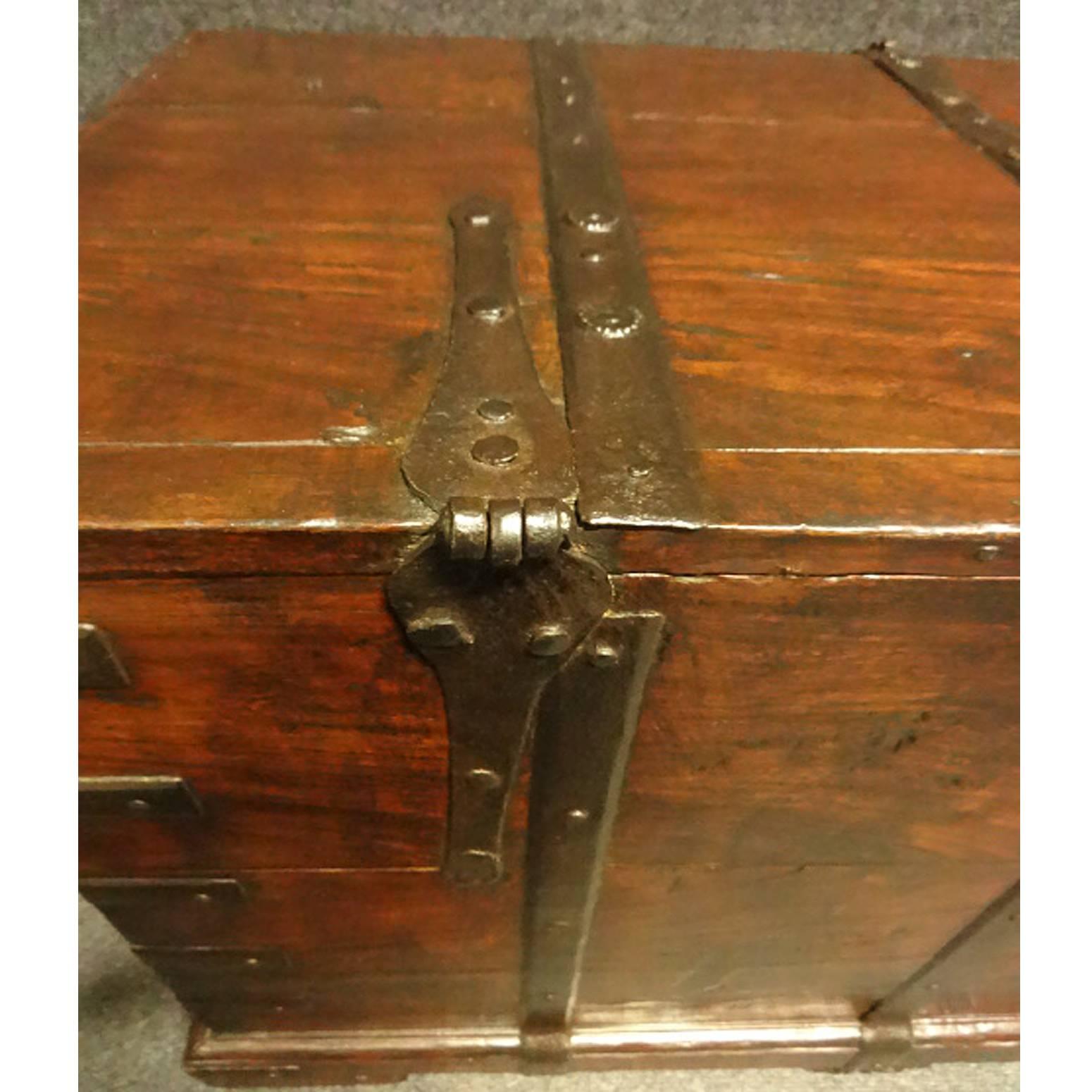 Early C19th Small Size Iron Bound Teak Box Coffer In Good Condition In Applyby Magna, Staffordshire