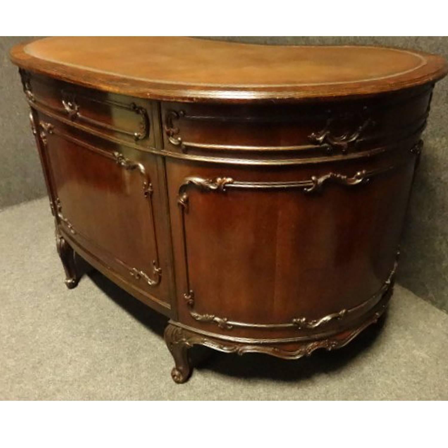Late 19th Century Top Quality Chippendale Mahogany Kidney Desk