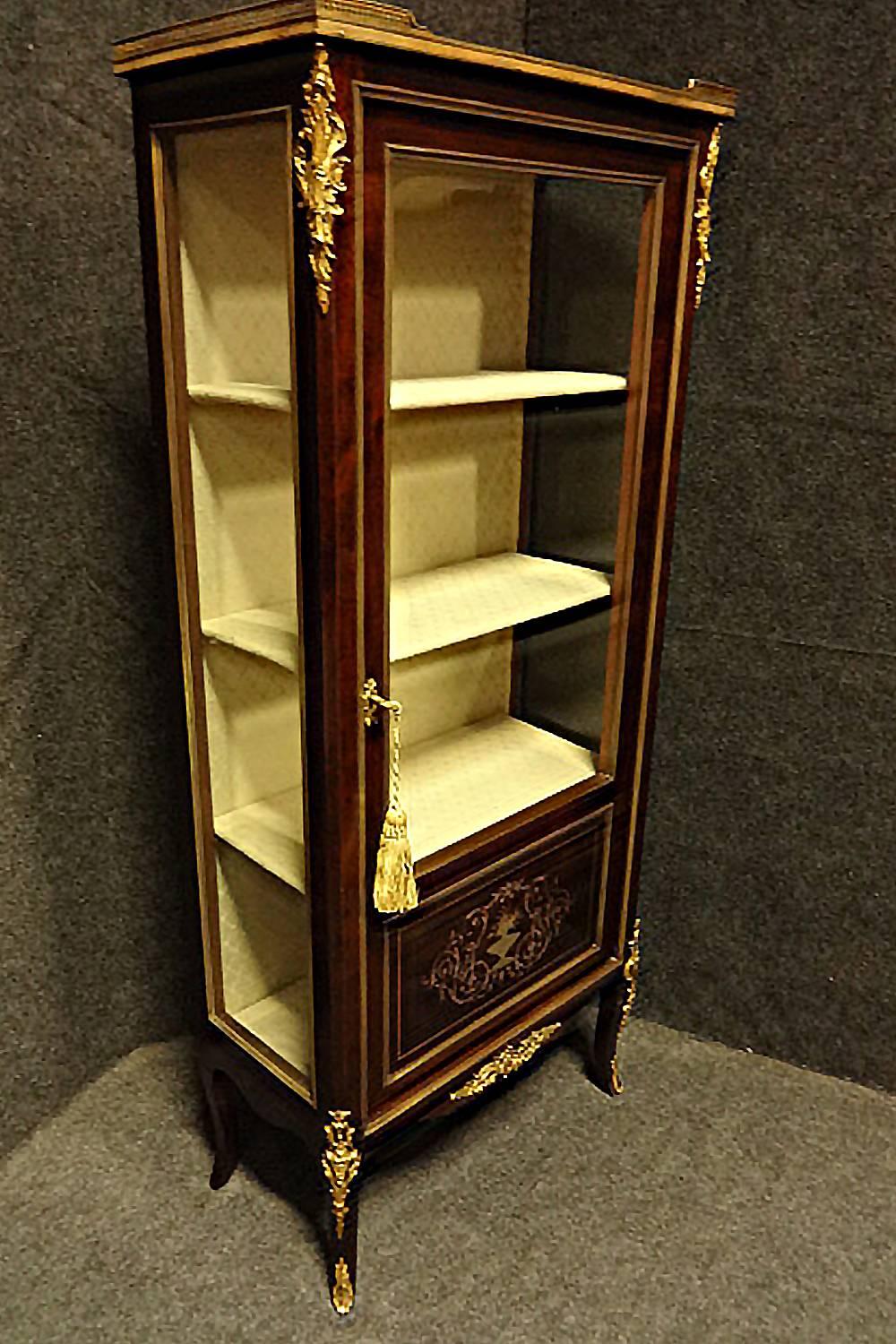 Mahogany and Brass Inlaid Display Cabinet Vitreen For Sale 2