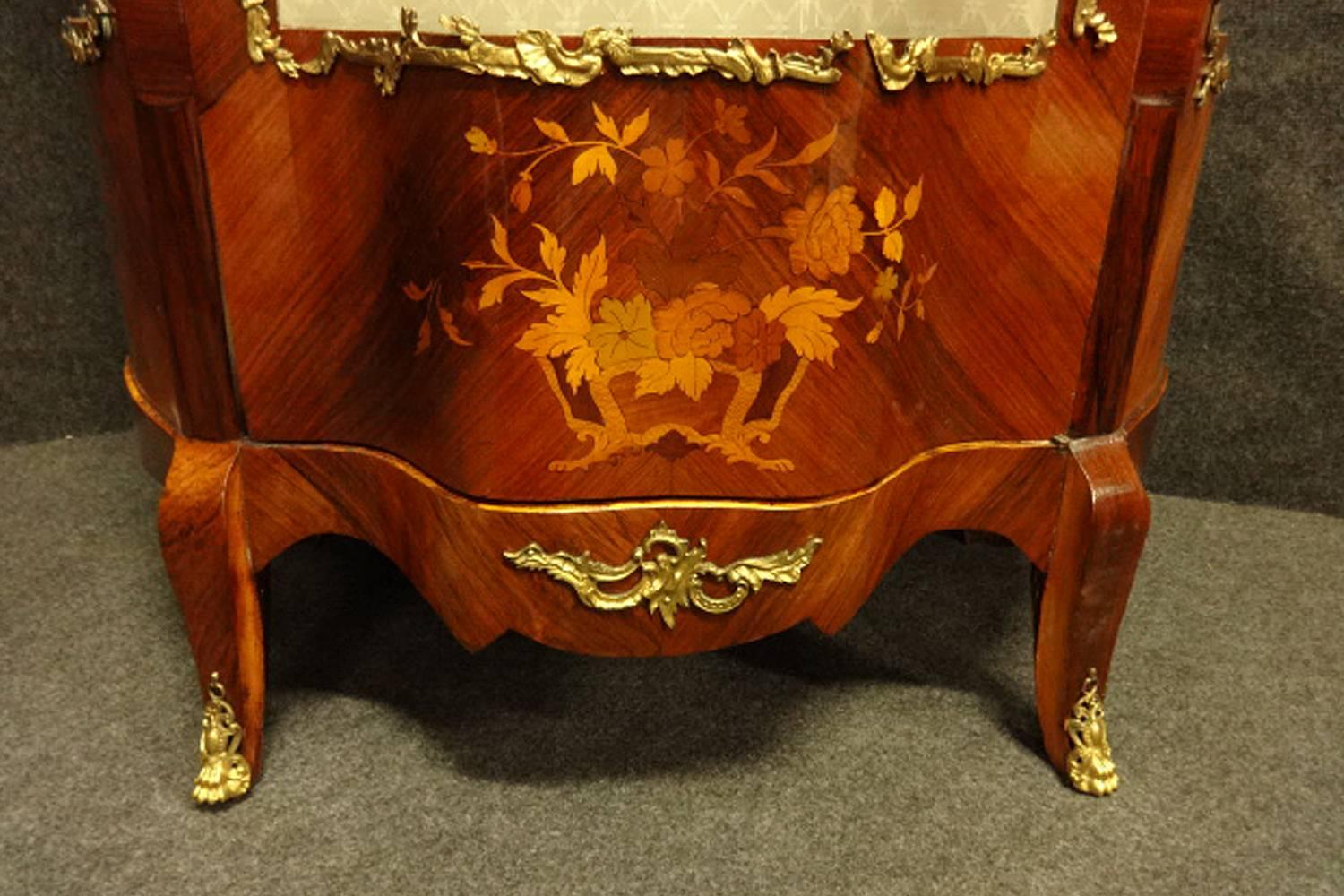 Outstanding Kingwood 19th Century Floral Marquetry Display Vitreen For Sale 1