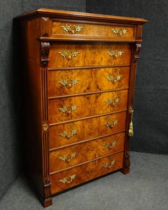 Excellent Quality Victorian Figured Walnut Wellington Chest of Drawers