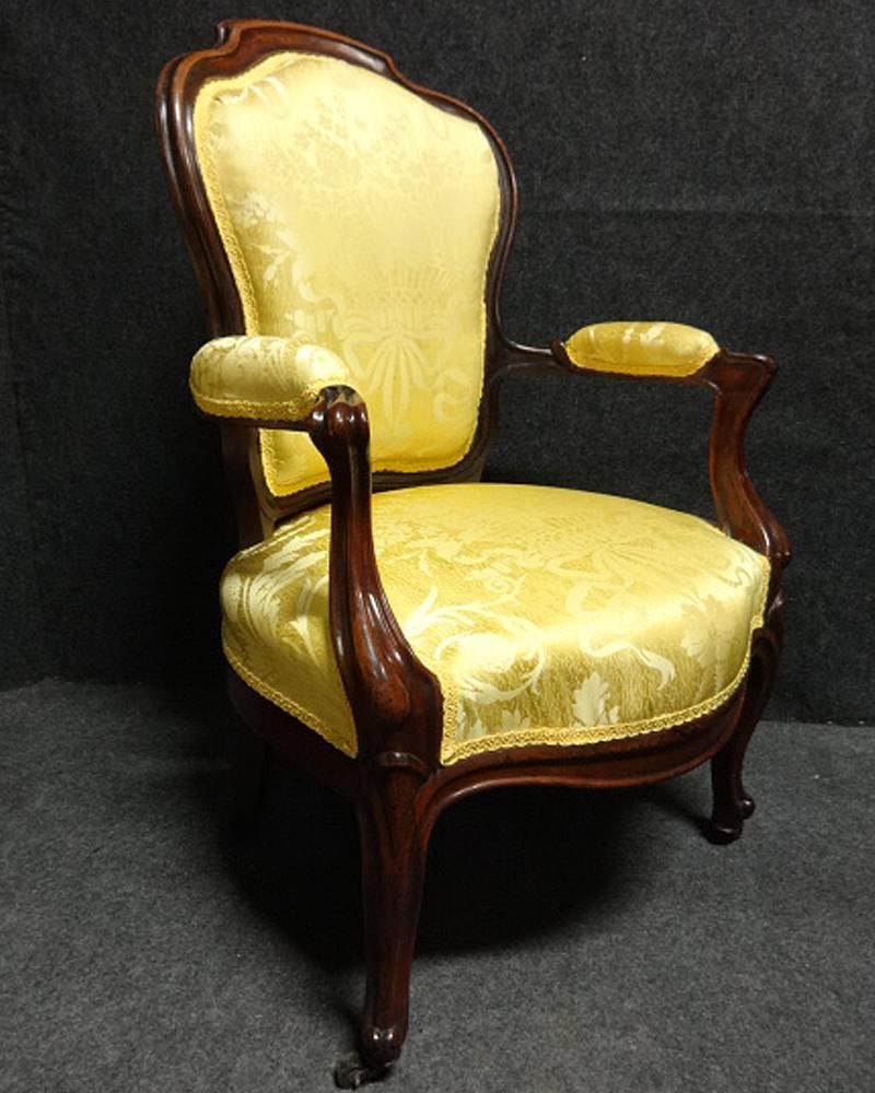 Superb Quality Pair of French 19th Century Rosewood Elbow Chairs For Sale 3