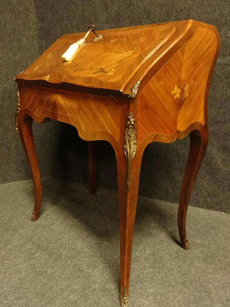 French Kingwood Marquetry Bureau In Good Condition For Sale In Applyby Magna, Staffordshire