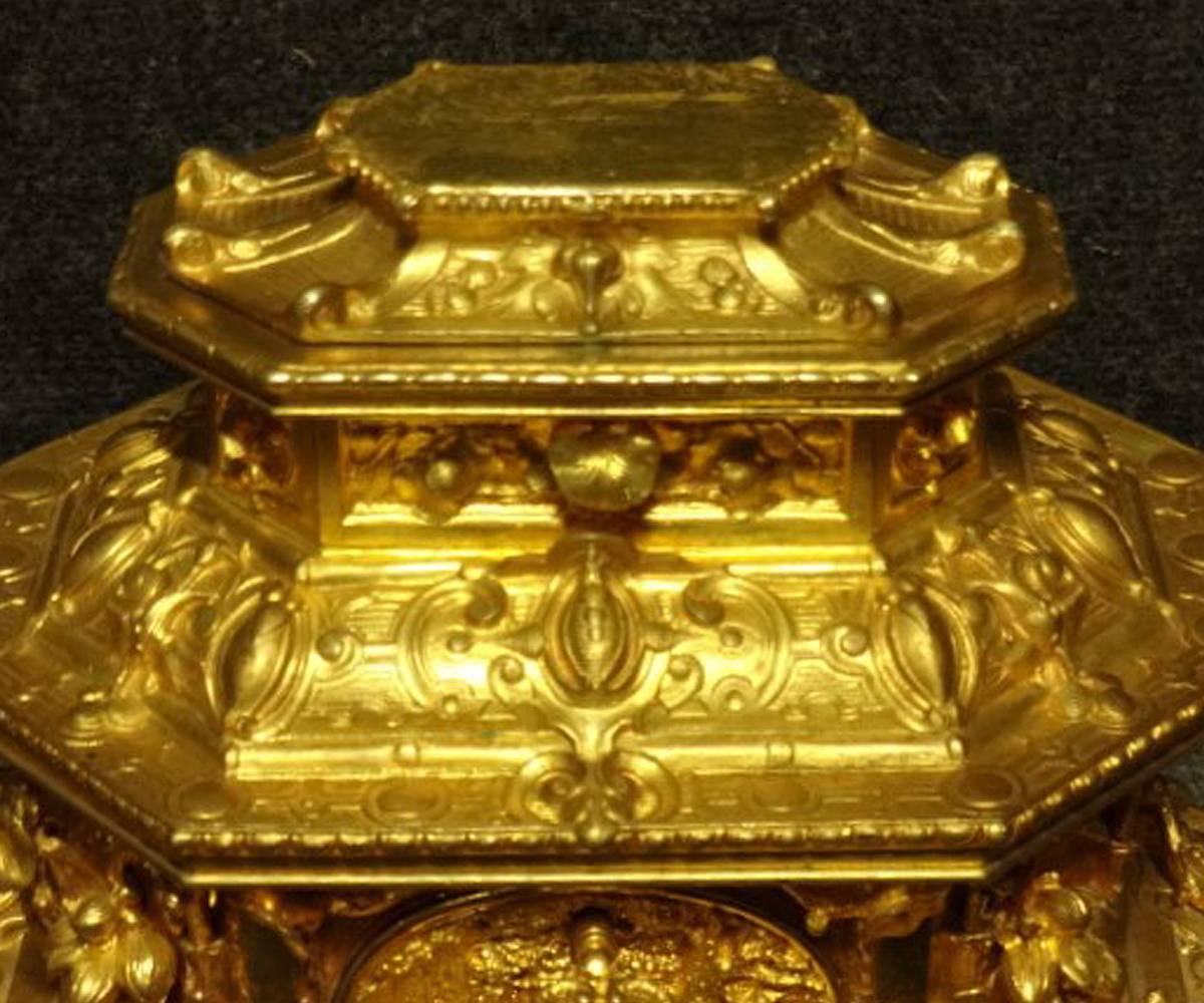 Outstanding French Gilt Bronze Table Jewellery Casket C.1850 For Sale 1