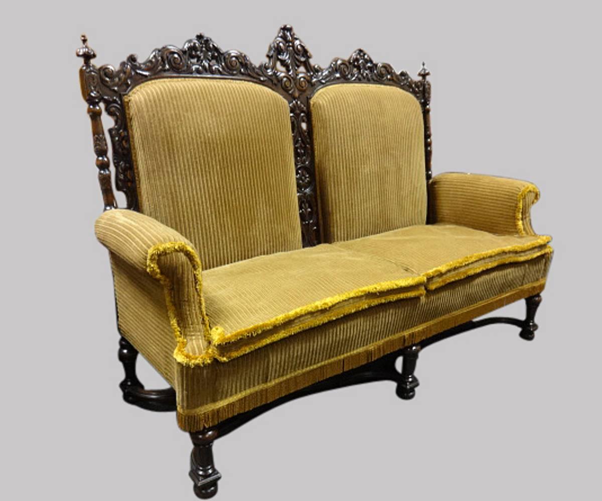 Superb Carved Settee, Walnut Sofa For Sale 1