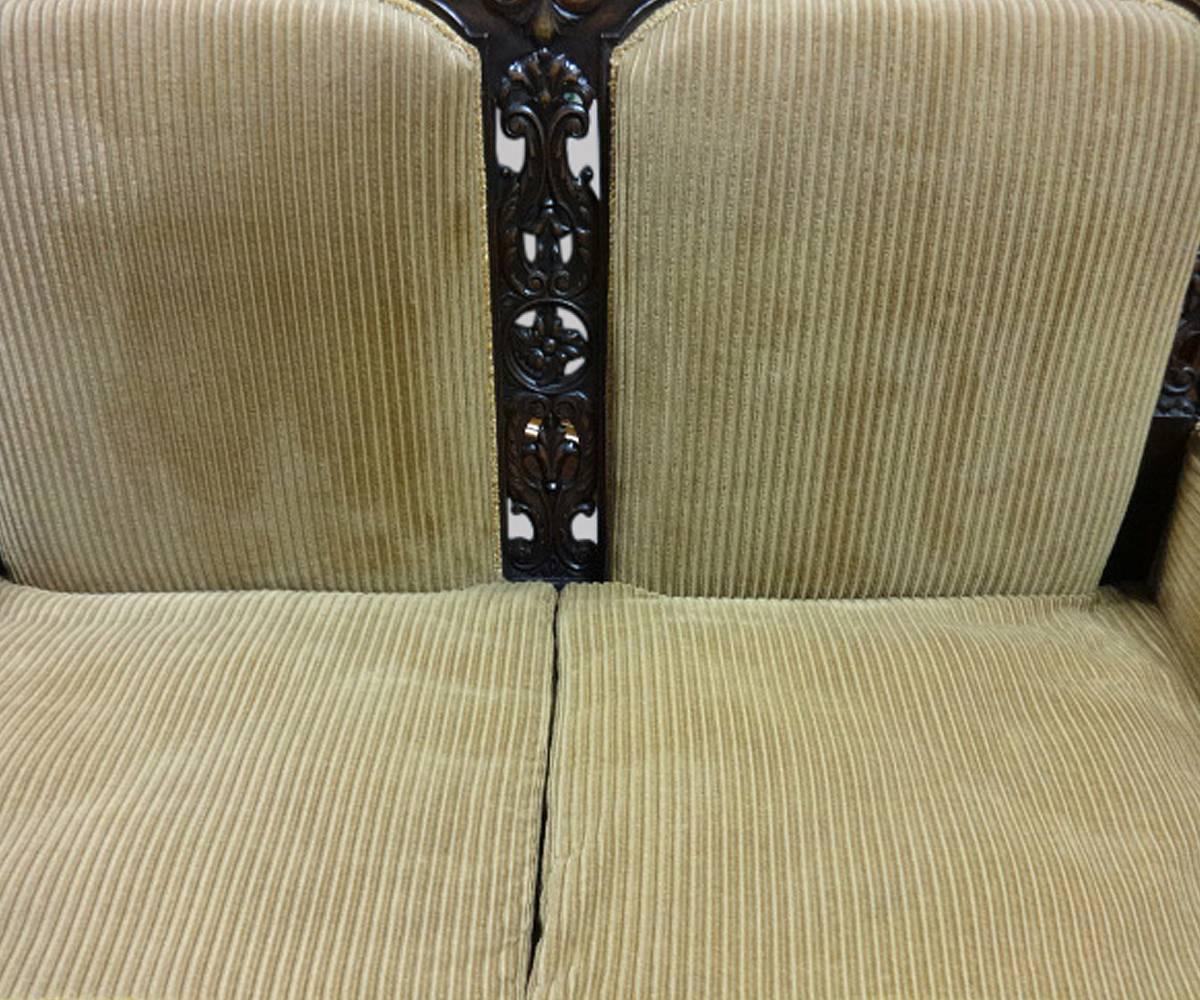 Superb Carved Settee, Walnut Sofa For Sale 4