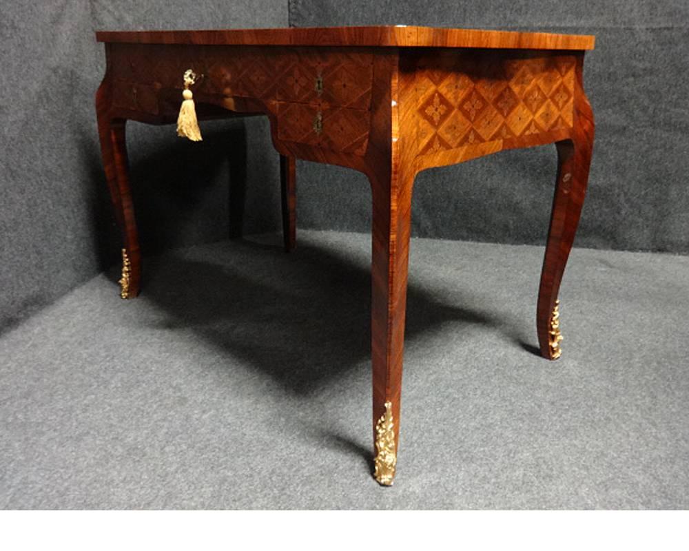 Superb French Kingwood Marquetry and Parquetry Desk In Excellent Condition For Sale In Applyby Magna, Staffordshire