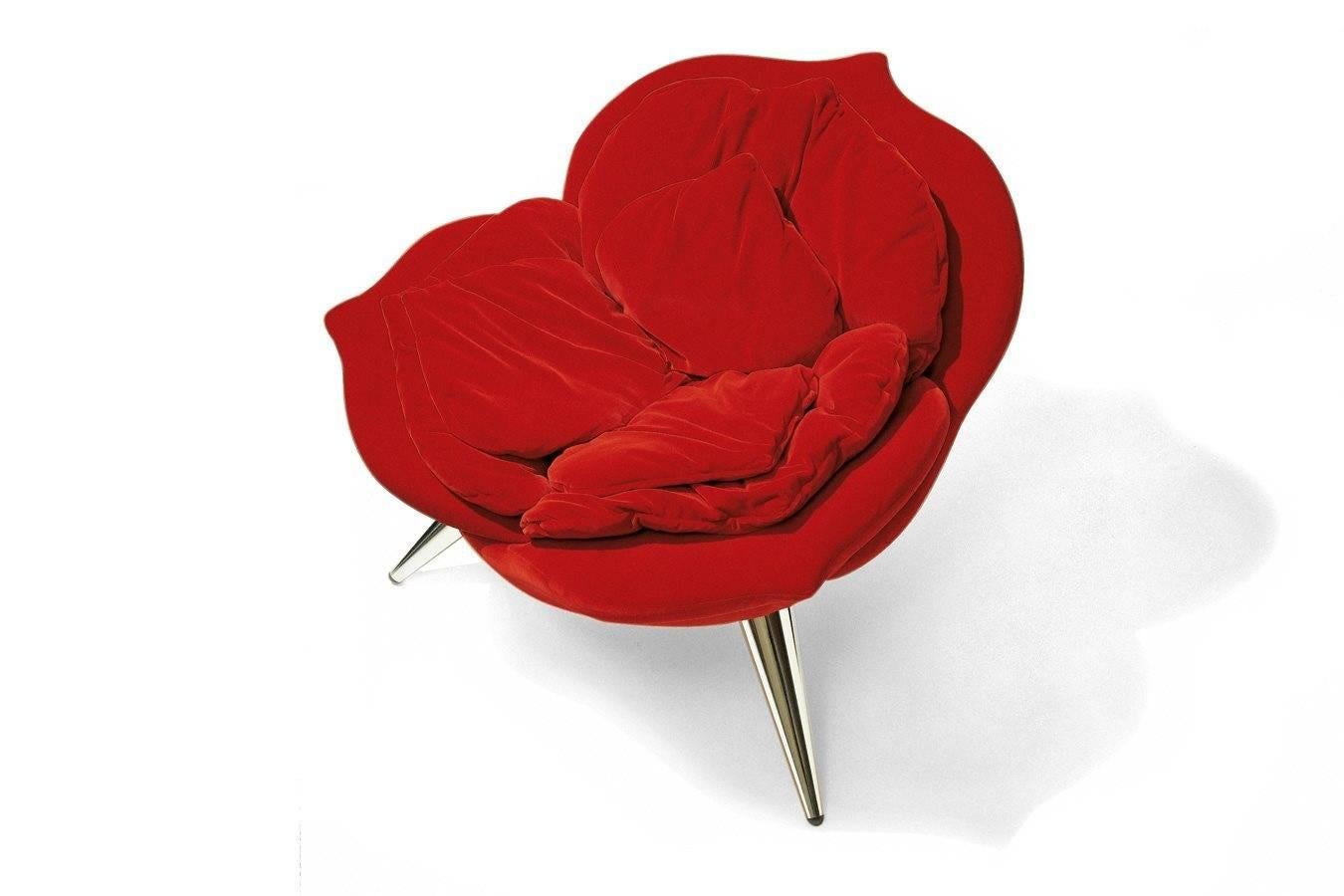 The “petals” are individually padded by hand to make the chair cozy and welcoming. The velvet cover suggests the tactile sensation of rose petals.

A chair in the form of a rose, precious like a haute couture creation.

The Rose chair is