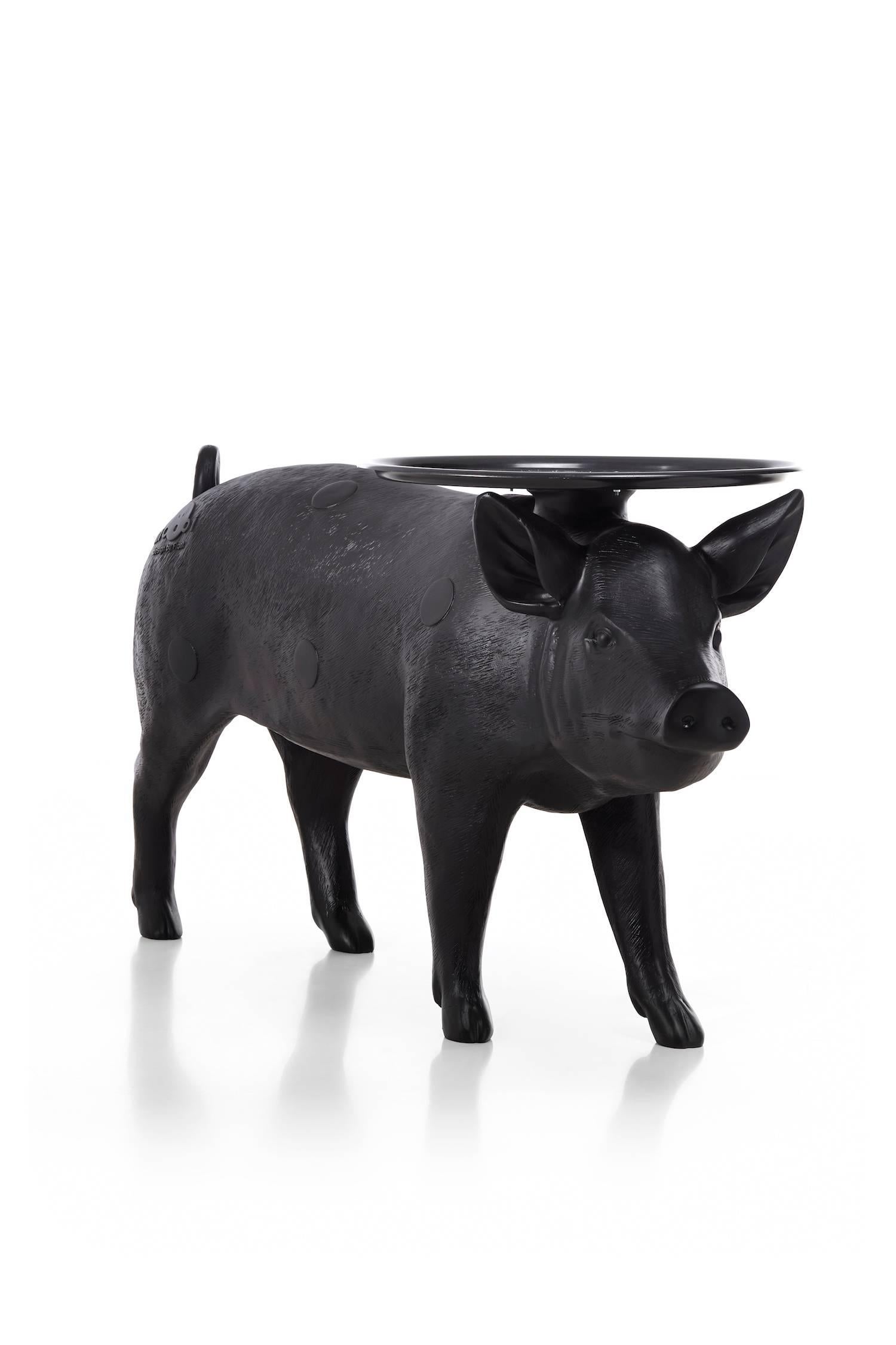 Who wouldn't want to impress their guests with a life sized pig to serve their drinks!

Made from polyester and a powder coated metal tray.