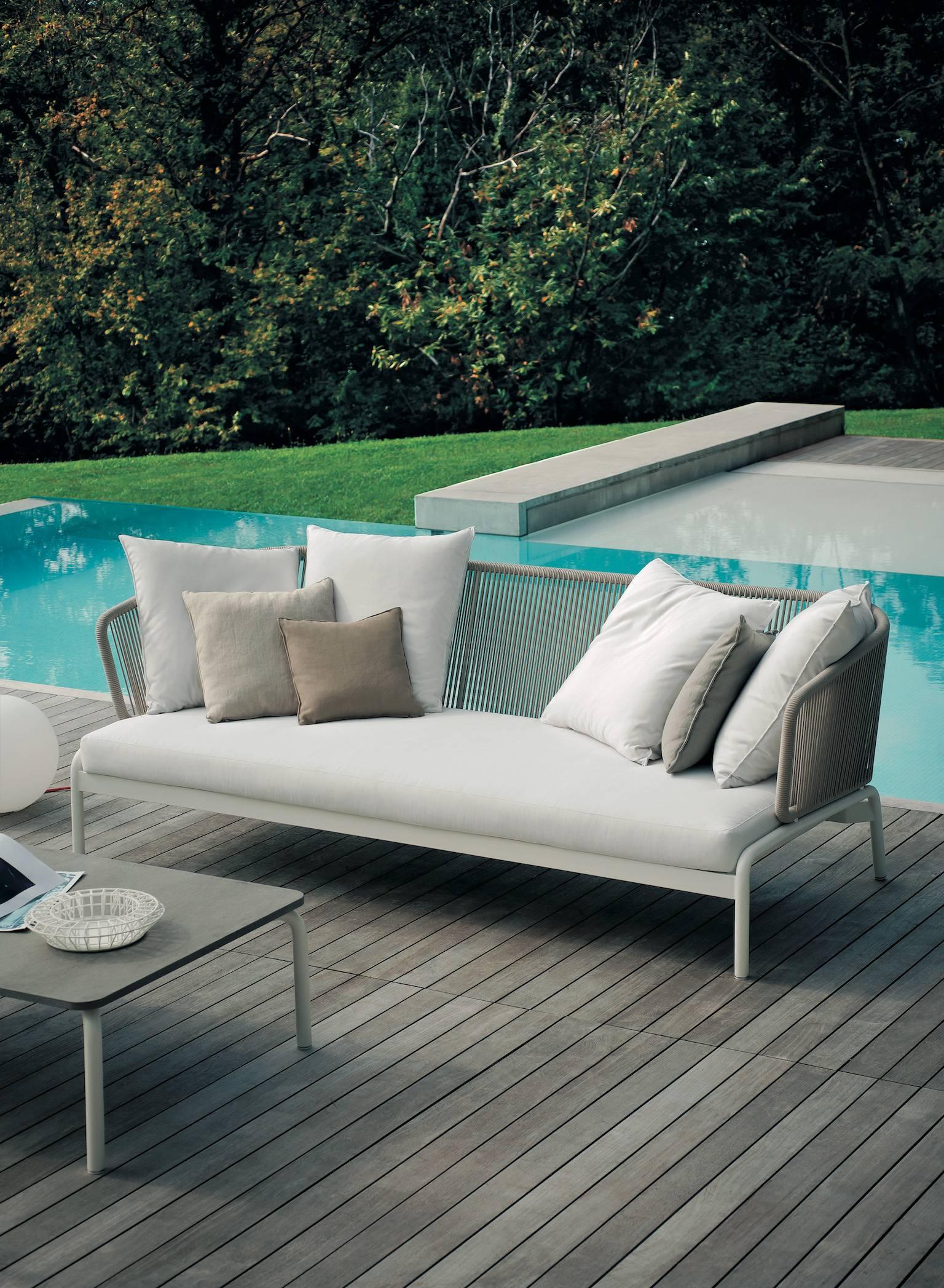 Italian RODA Spool three-Seat Sofa for Outdoor/Indoor Use by Rodolfo Dordoni For Sale