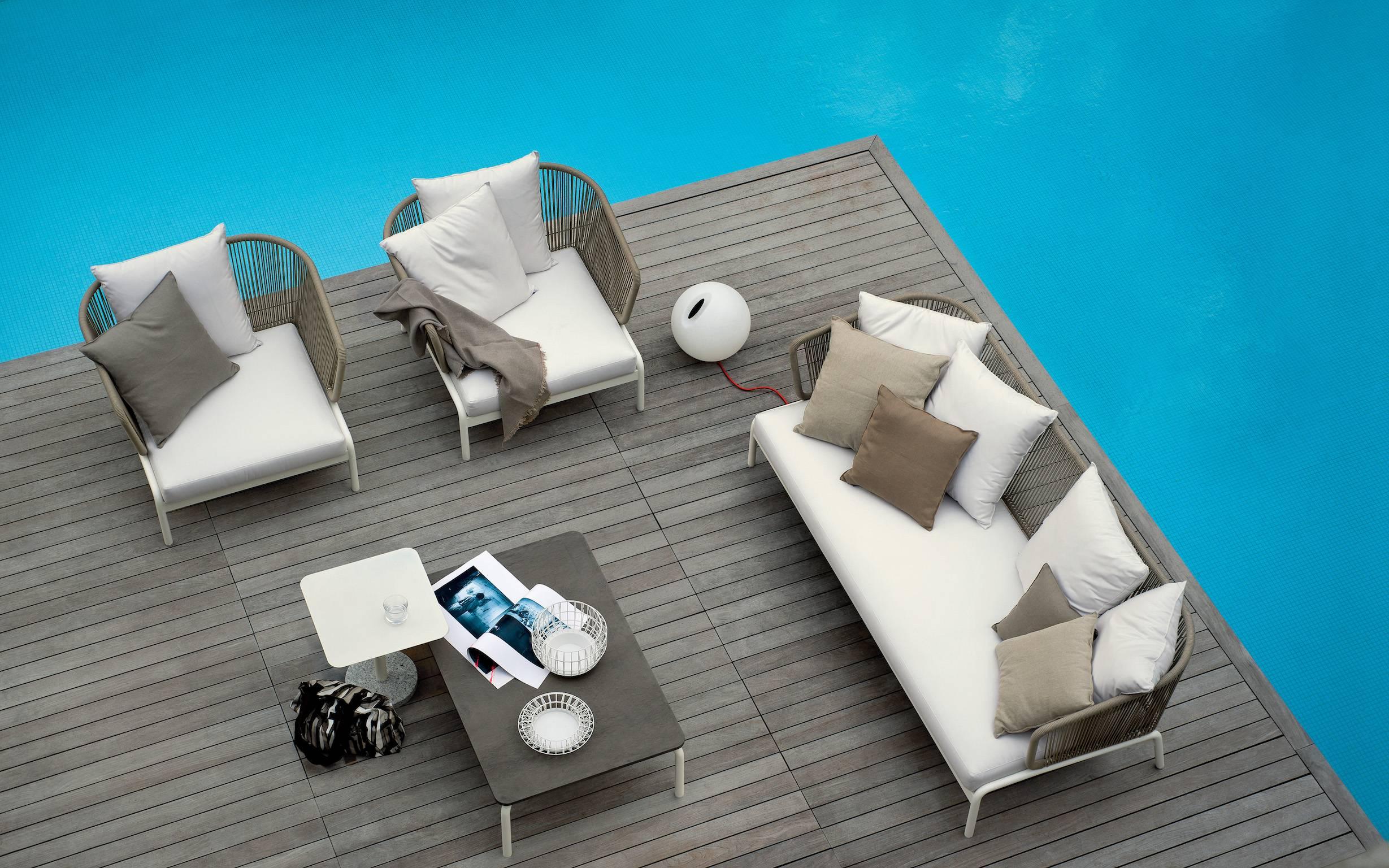 Modern RODA Spool three-Seat Sofa for Outdoor/Indoor Use by Rodolfo Dordoni For Sale