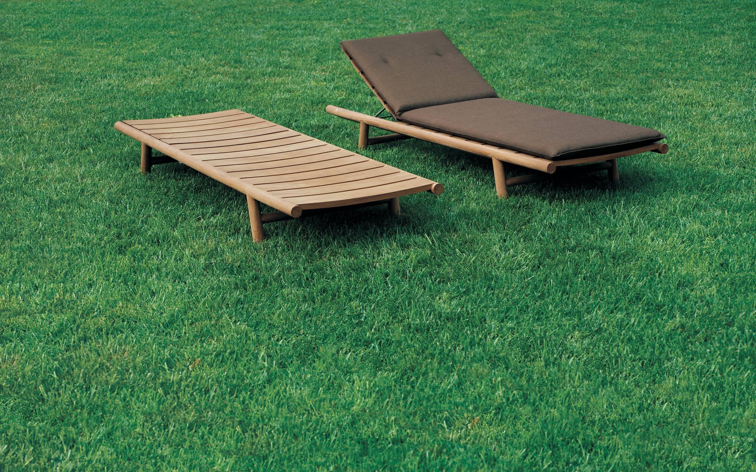 Modern Roda Orson Adjustable Sunlounger for Outdoor Use in Teak with Optional Cushion For Sale