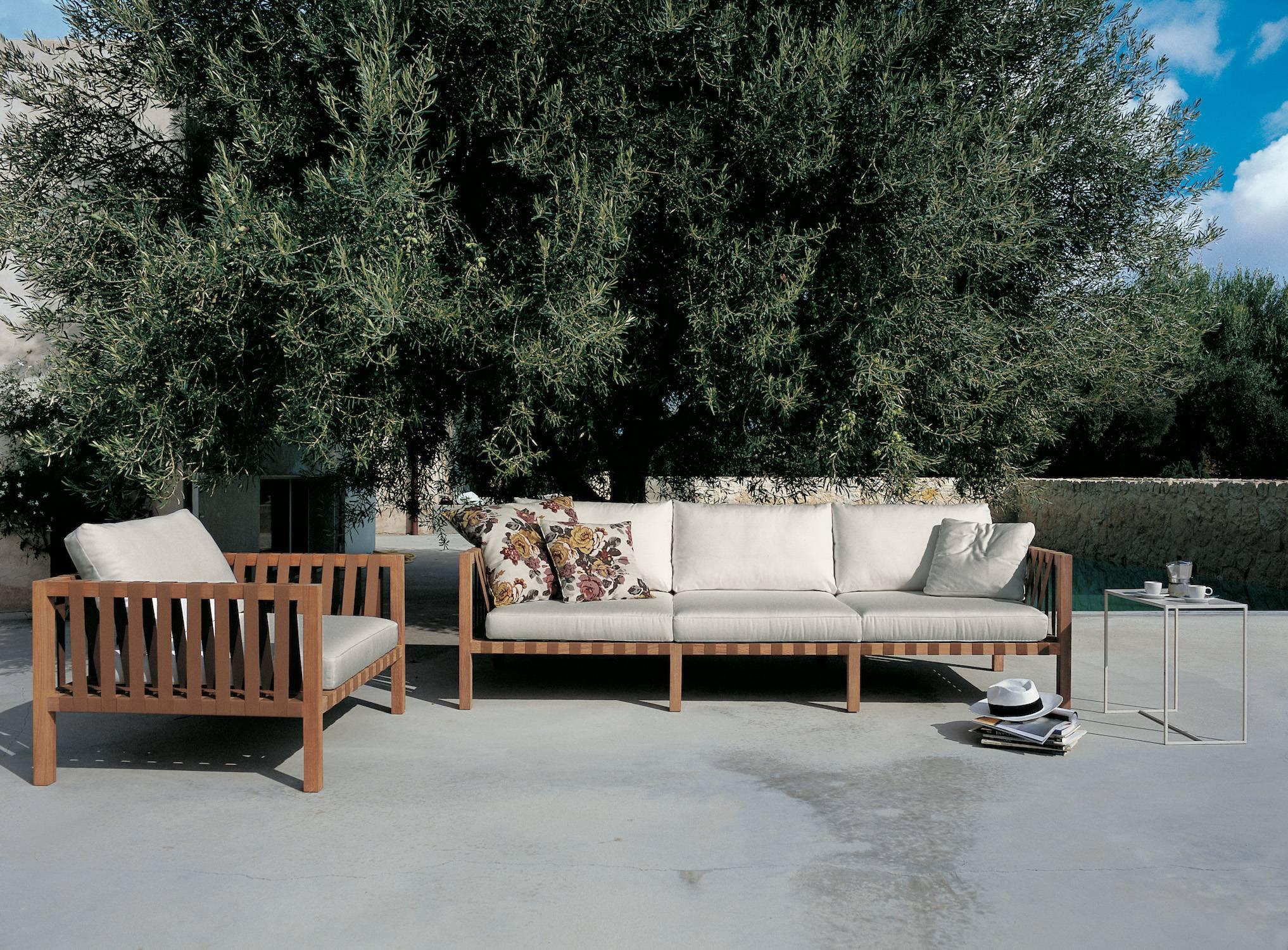 Modern Roda Mistral 103 Three-Seat Sofa in Teak for Outdoor/Indoor Use For Sale