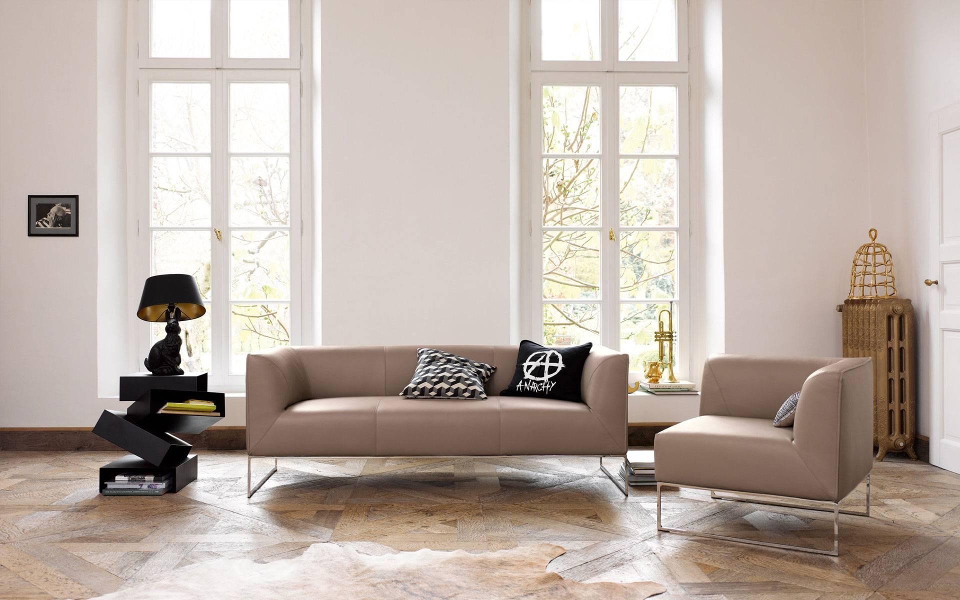 Mel lounge sofa without loose cushions by COR.

Design by ?Jehs & Laub.

Mell lounge masters the art of appearing to be invitingly comfortable and delicately elegant at the same time. This is thanks to the deep seating surfaces and cozy cushions